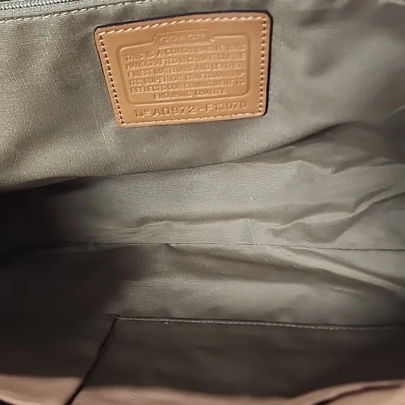 Coach VTG Hampton Signature satchel bag, yellow color - Picture 8 of 16